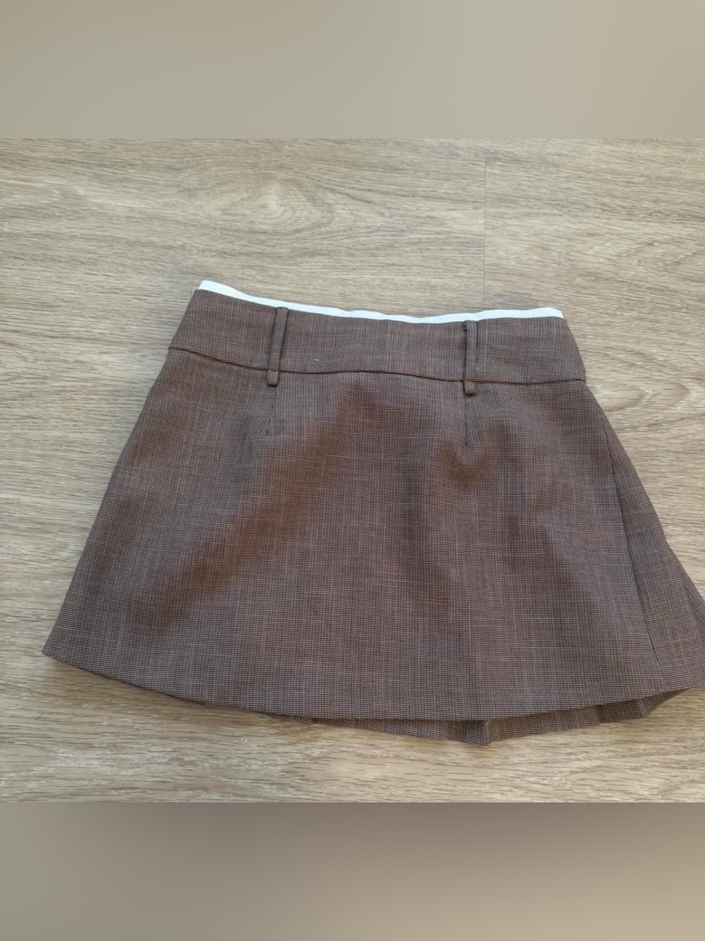 ASTR The Label Eirwen Pleated Mini Skirt Size small - Picture 5 of 7